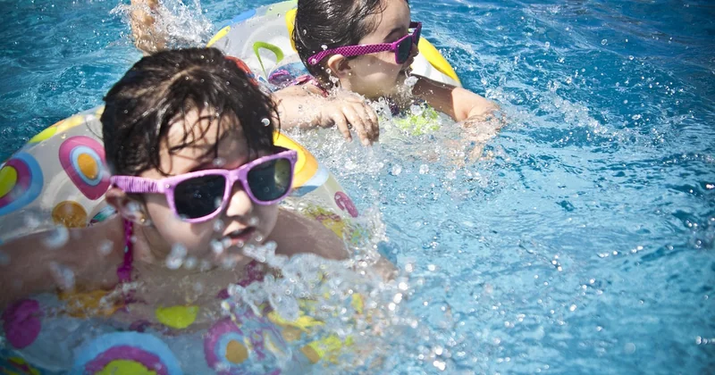 Piscine 10 m² non imposable : prix et réalité du terrain