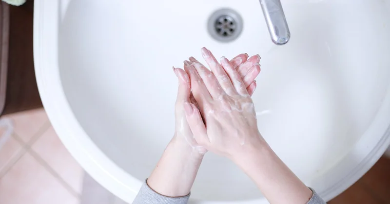 Le protocole lavage main pour les pièces à risque