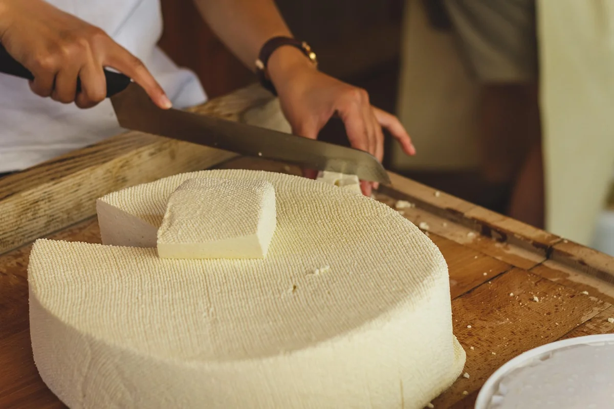 Découvrez comment fabrique-t-on un couteau artisanal en 2026 : guide complet