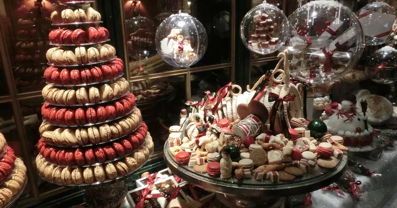 Cinq idées décoration vitrine boulangerie qui coûtent moins de 300 euros