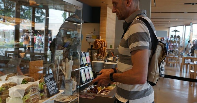 15 idées de décoration de vitrine de boulangerie qui attirent l'œil