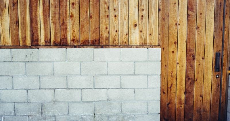 Comment reboucher un trou dans un parpaing sans se tromper